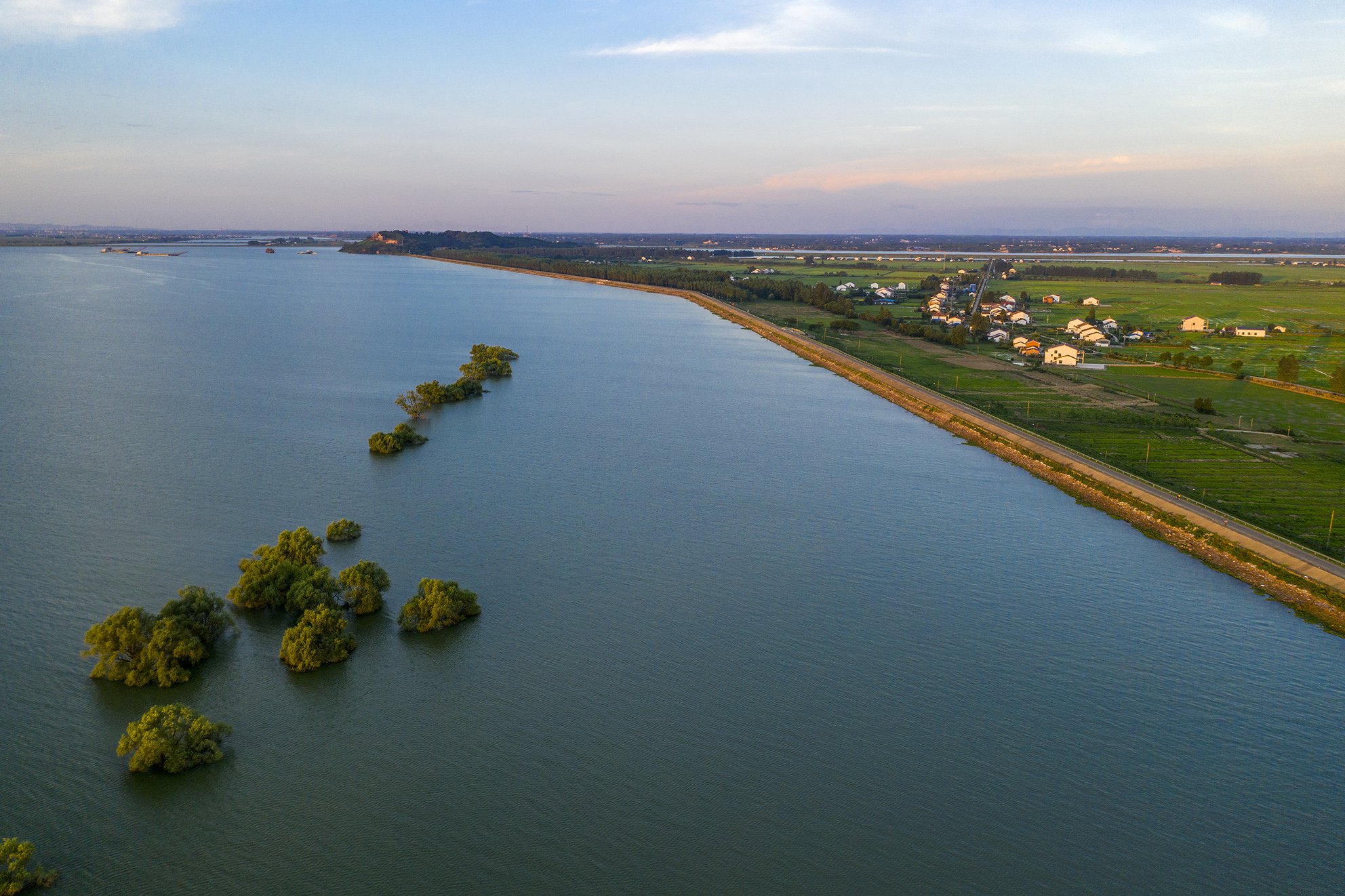 岳阳屈原洞庭清波绘就生态新画卷