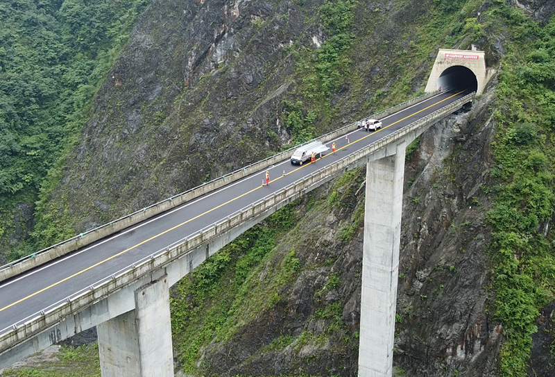 重點項目建設綿茂公路將於國慶節前建成通車