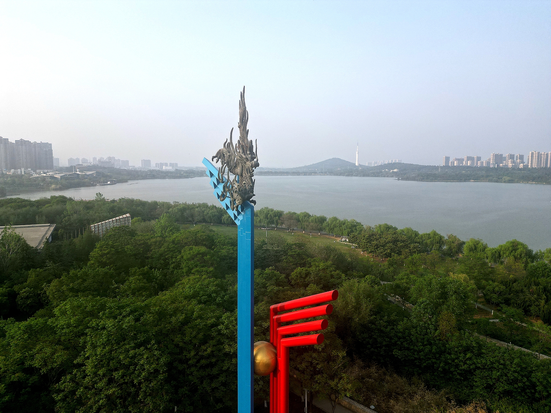 蚌埠地标建筑———中国南北分界线雕塑_人民号