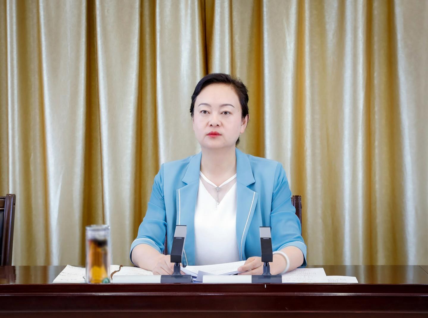 6月30日,县委副书记,县长杨琦玮主持召开古浪县6月份重点工作月调度