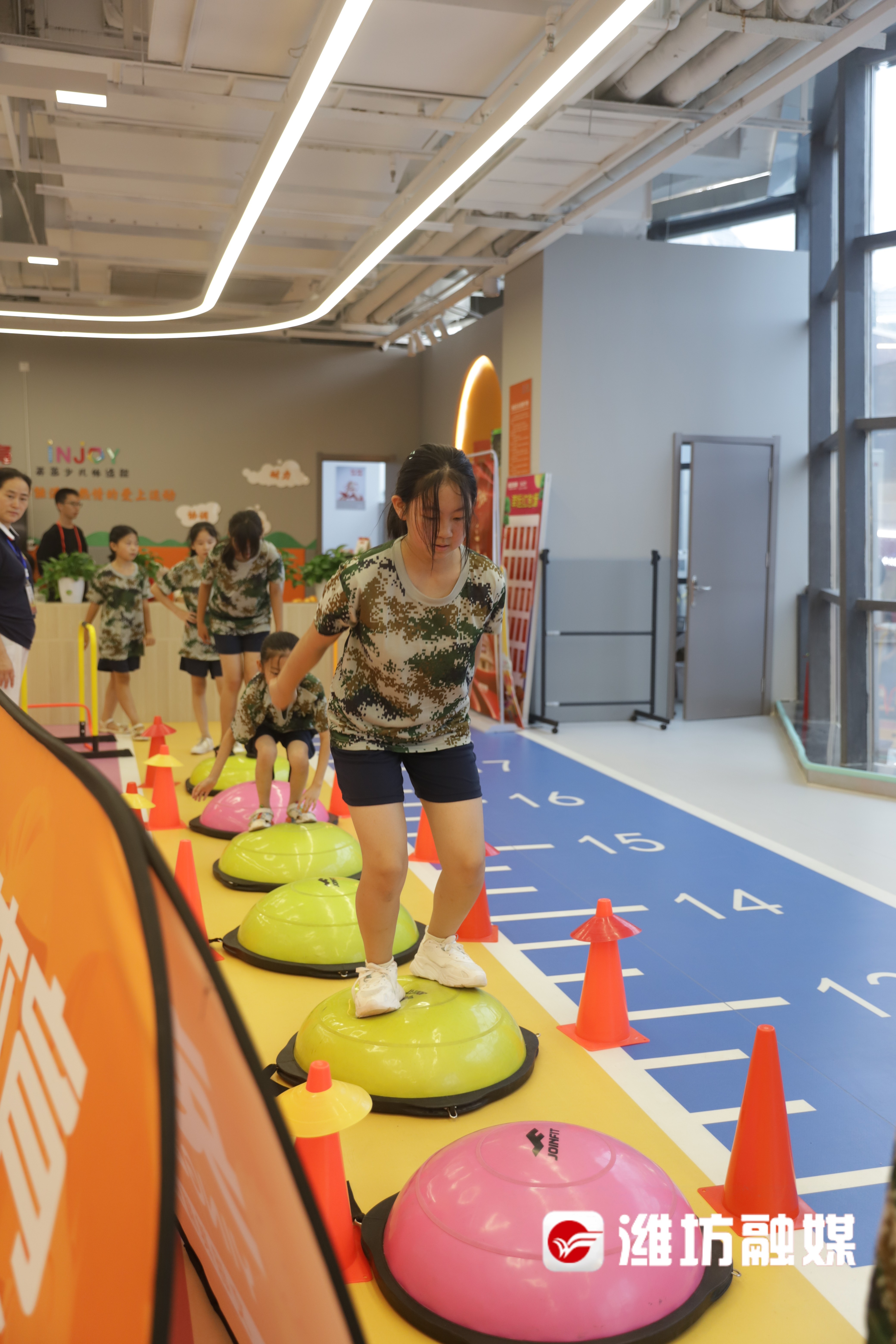 潍光公益夏令营真人cs体适能训练孩子们大呼过瘾