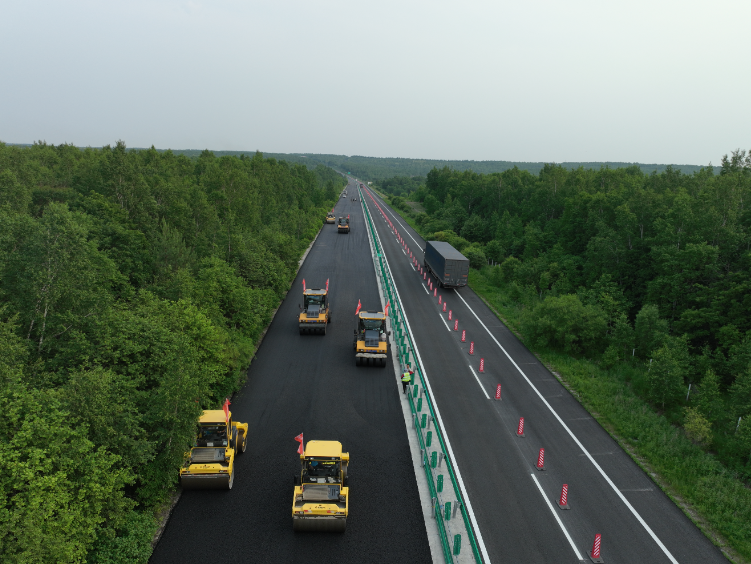 鹤哈高速绥化至哈尔滨段,绥满高速大庆至齐齐哈尔段,吉黑高速北安至