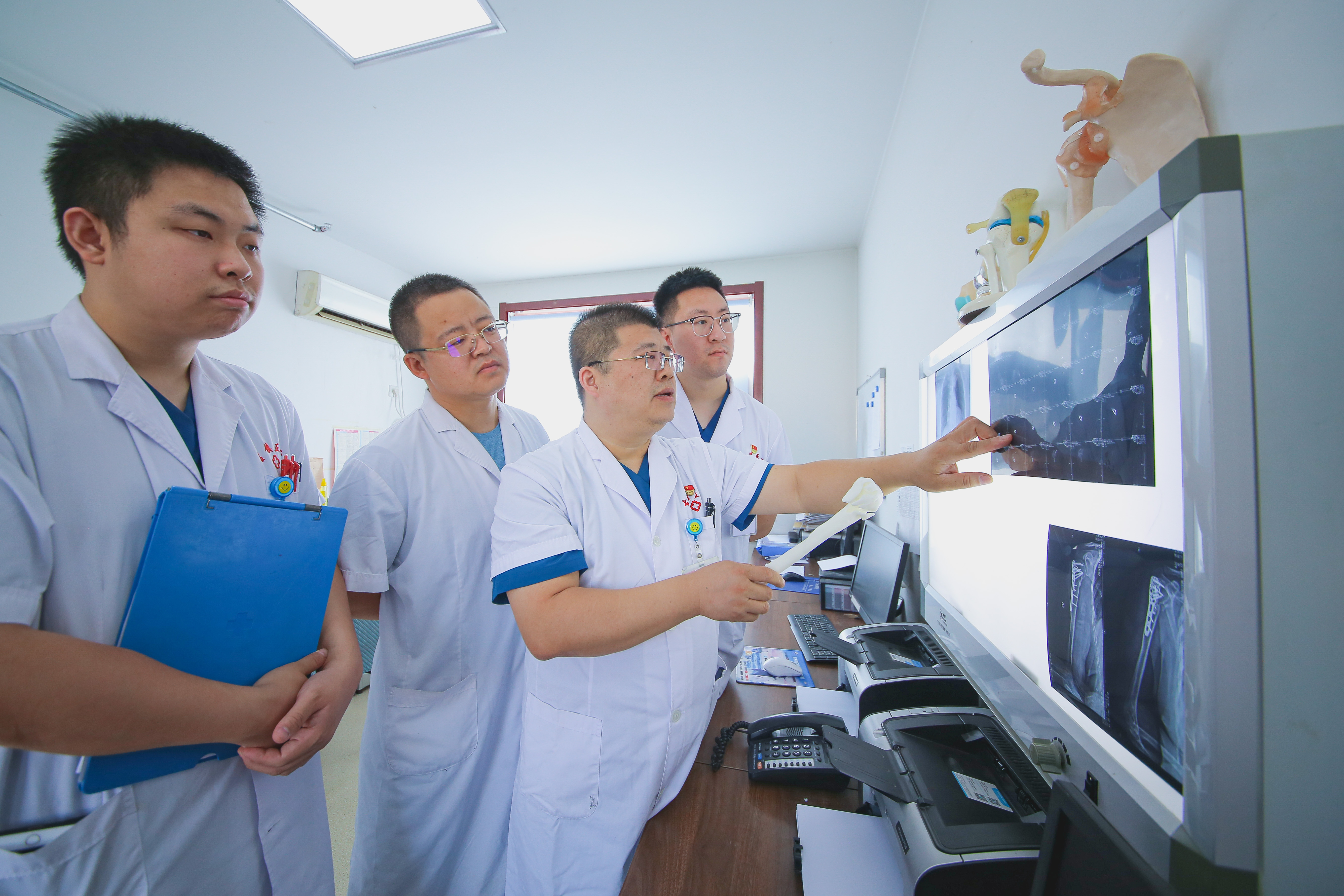 骨科医师戴新波：医者仁心 守护健康