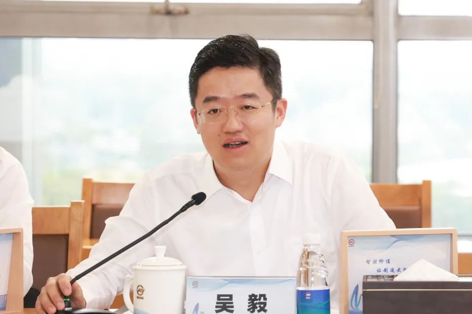 永卓控股党委书记总裁永钢集团总裁吴毅一行到访南钢