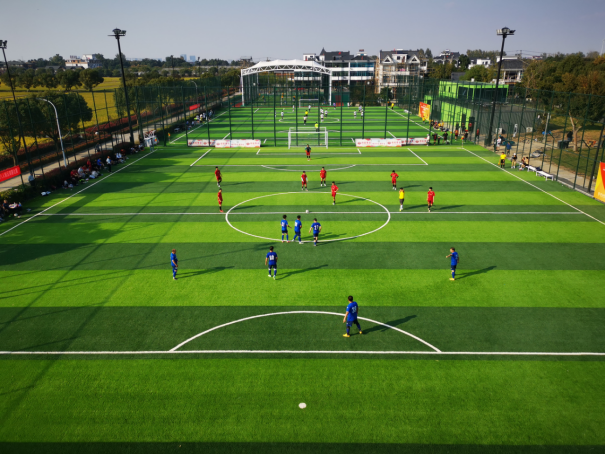 67桐乡屠甸足球小镇迎来今秋首赛