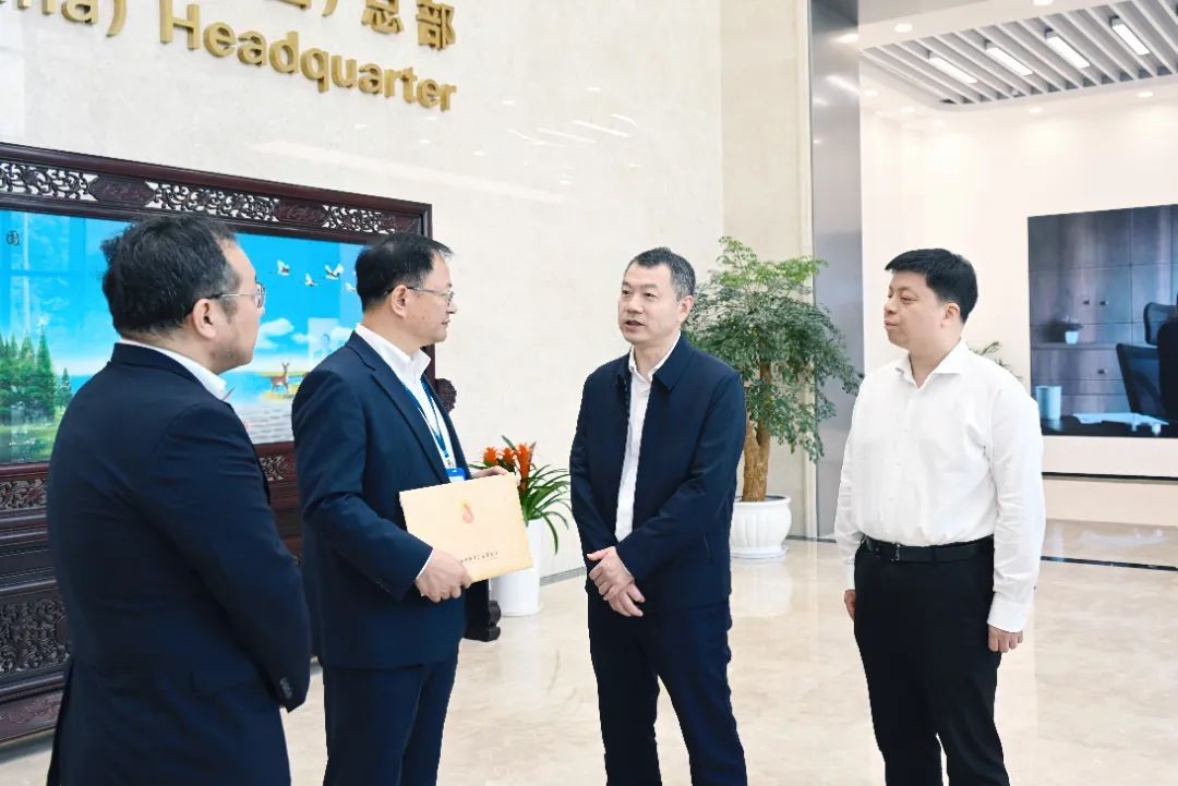 副市长区委书记陈杰访企业听心声解难题为企业送上专属服务包