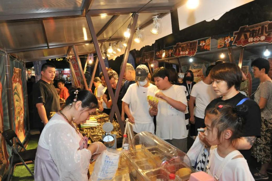 来北上海美食后花园,品尝夜生活美味