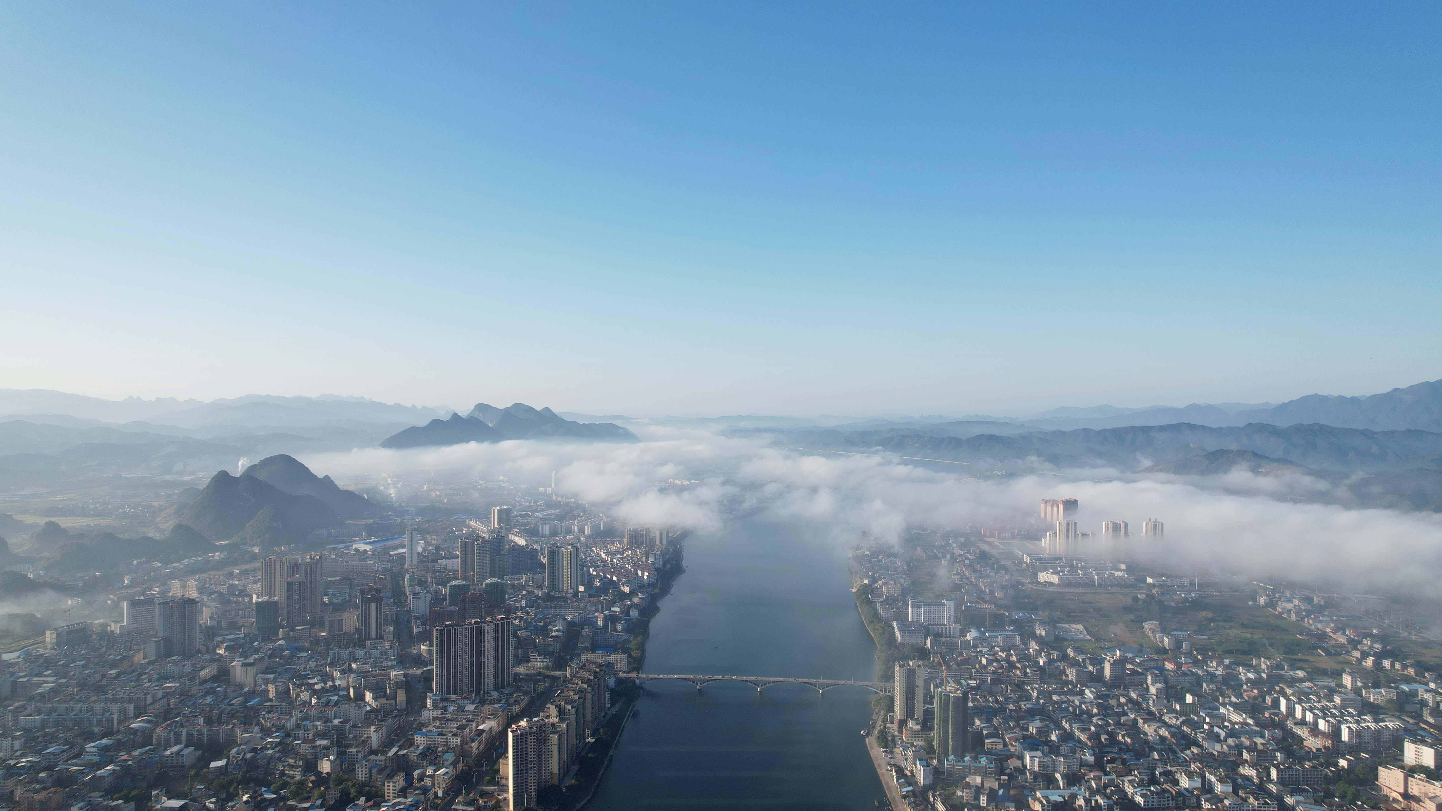 首页>>正文11月20日,地处珠江上游的融江广西柳州市融安县城段美如