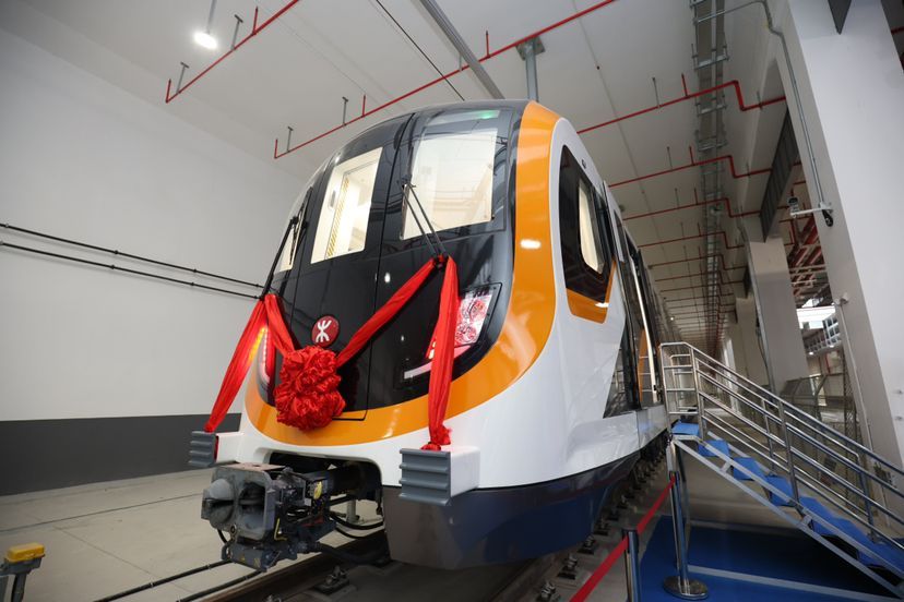 全自动驾驶深圳地铁13号线列车正式亮相