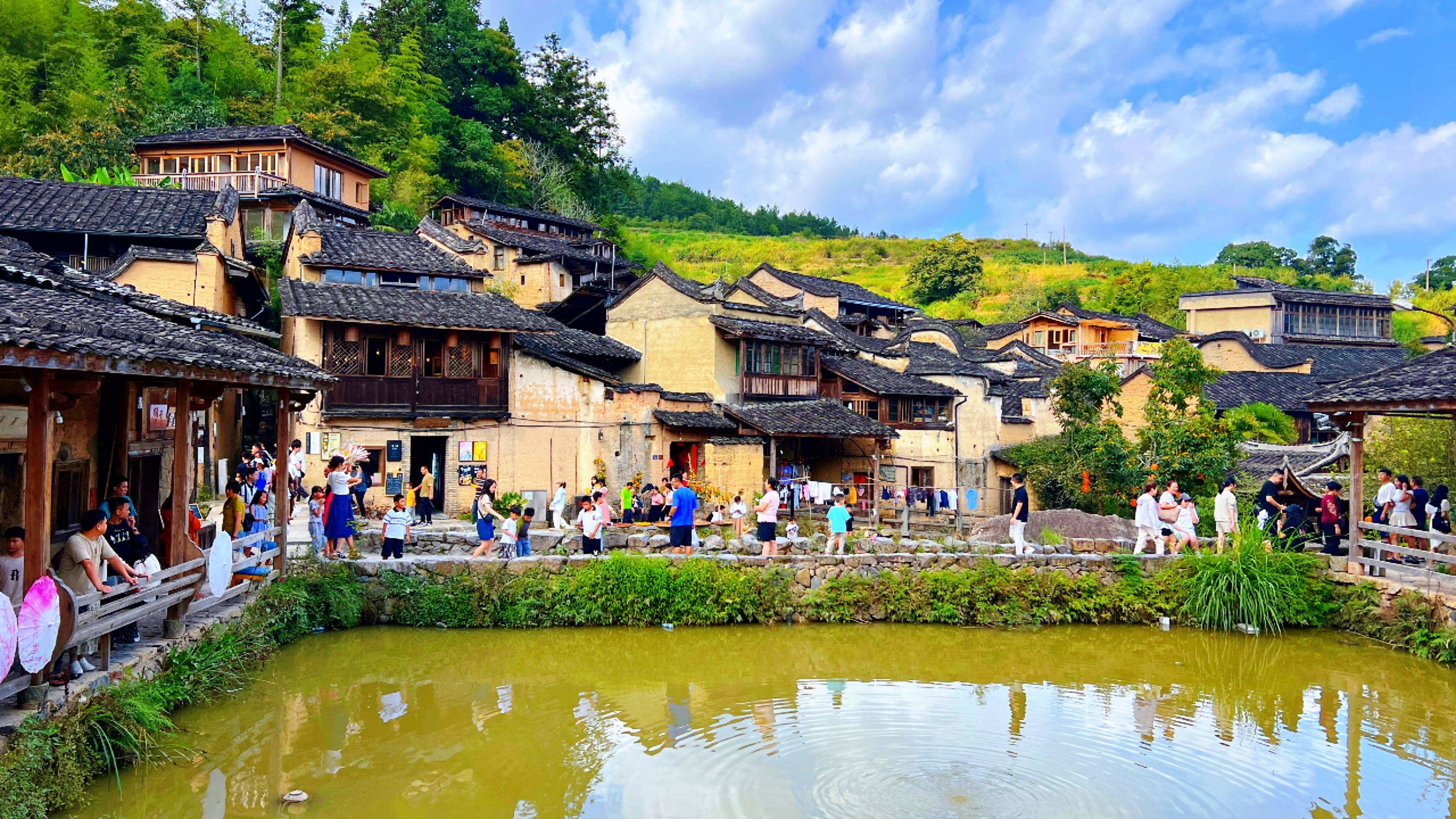 福建:鄉村變景點 村遊火