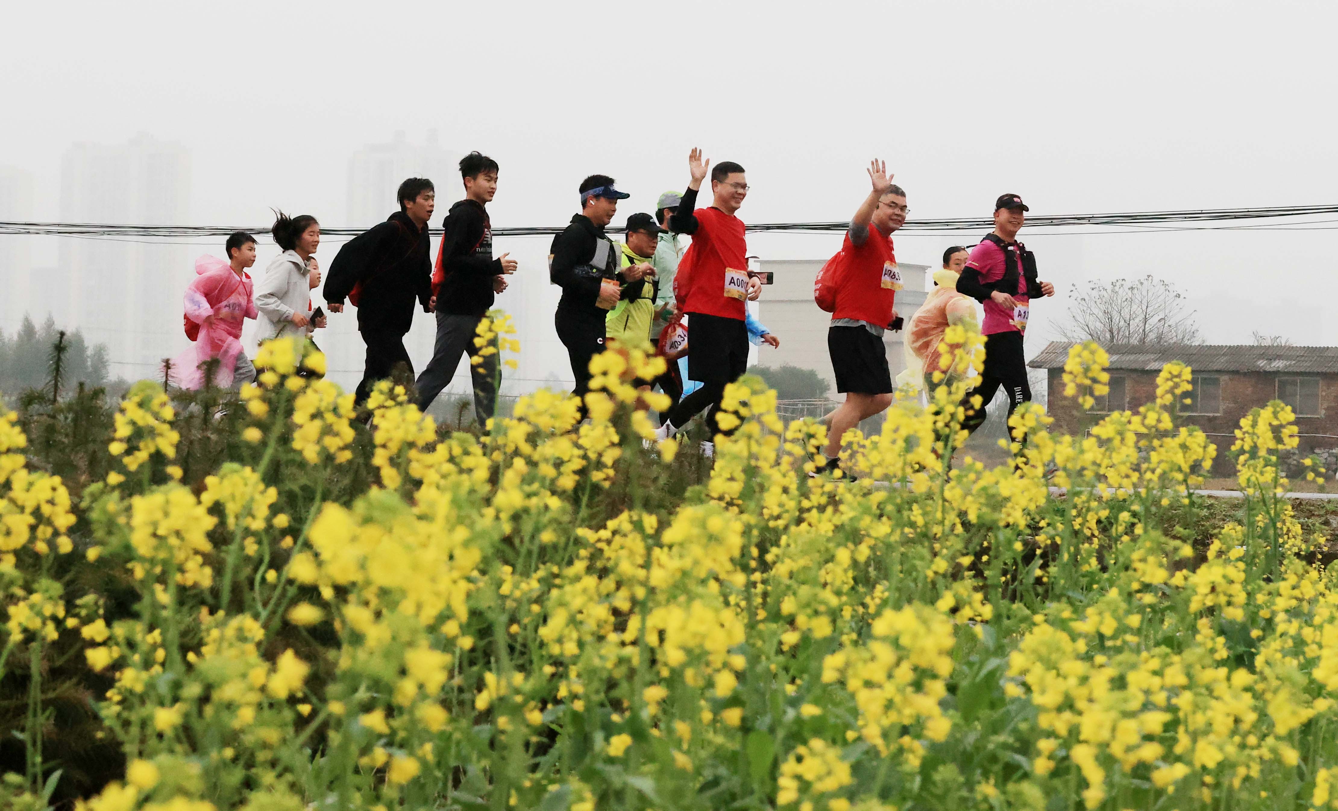 寻味中国年广西融安快乐村跑庆新春