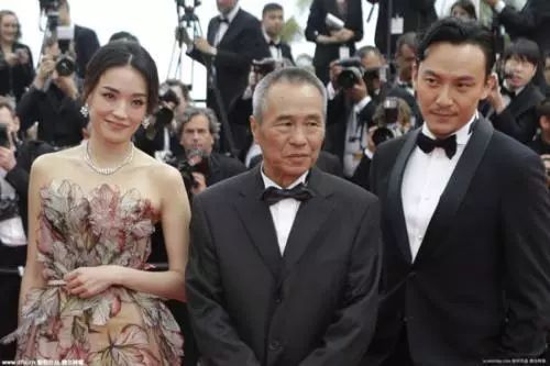 ▲2015年参加戛纳电影节的《聂隐娘》剧组