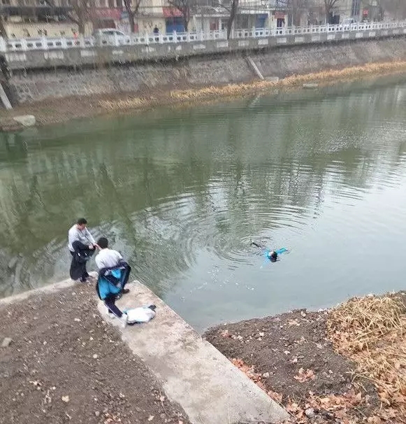 1551570598374599.jpg 640.webp (6).jpg