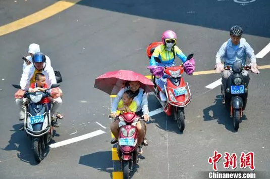 1559016158250408.png blob.png