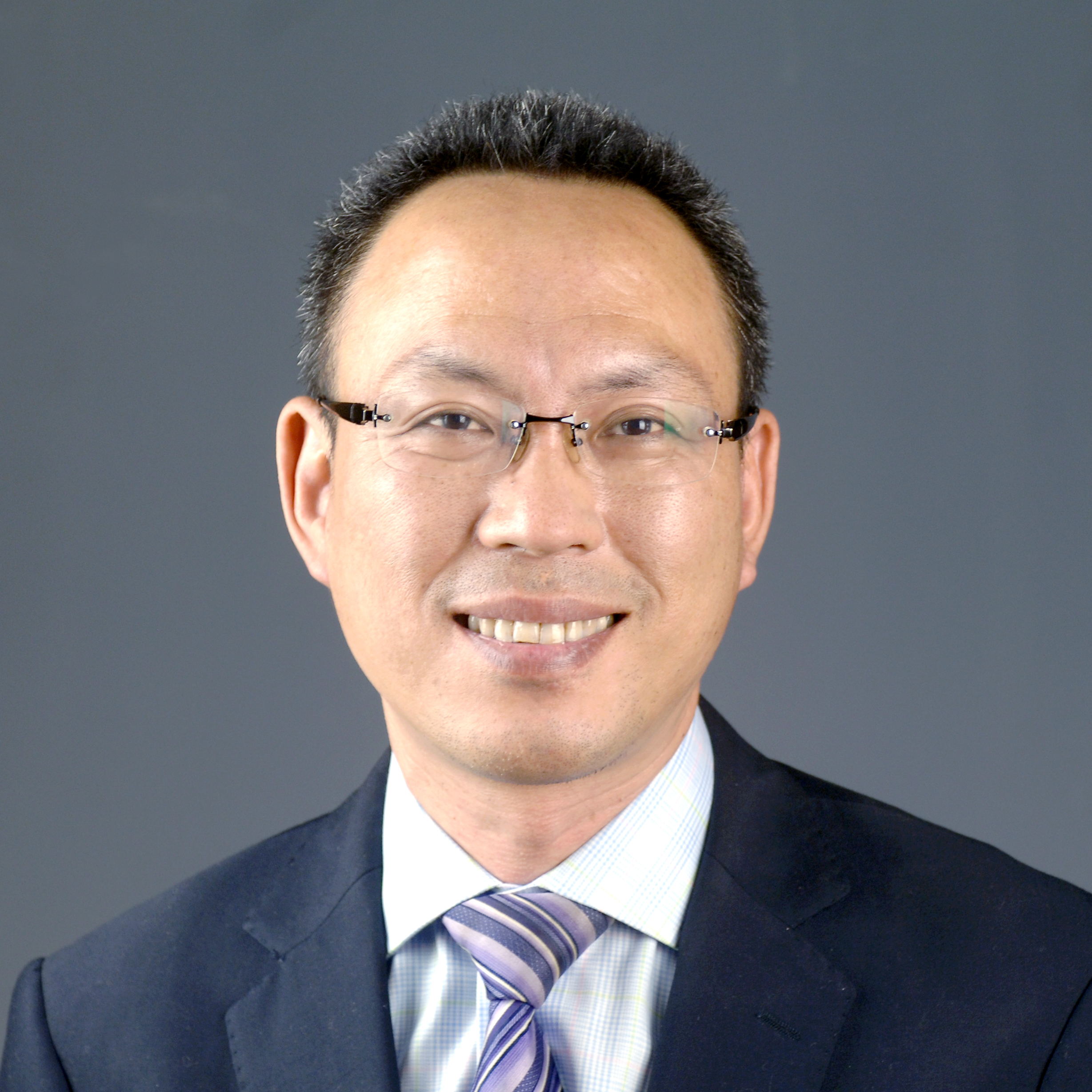一年前的此时,陈军组织多名专家开展了多学科会诊,将因肾结石造成肾