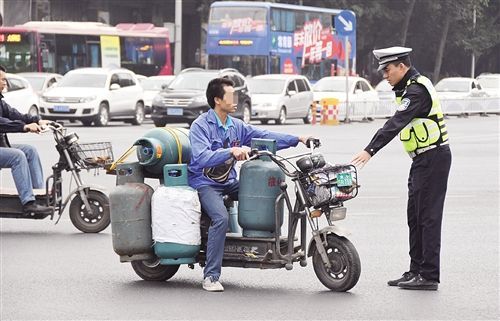 福州发布通告：2024年后城区禁止电动自行车通行