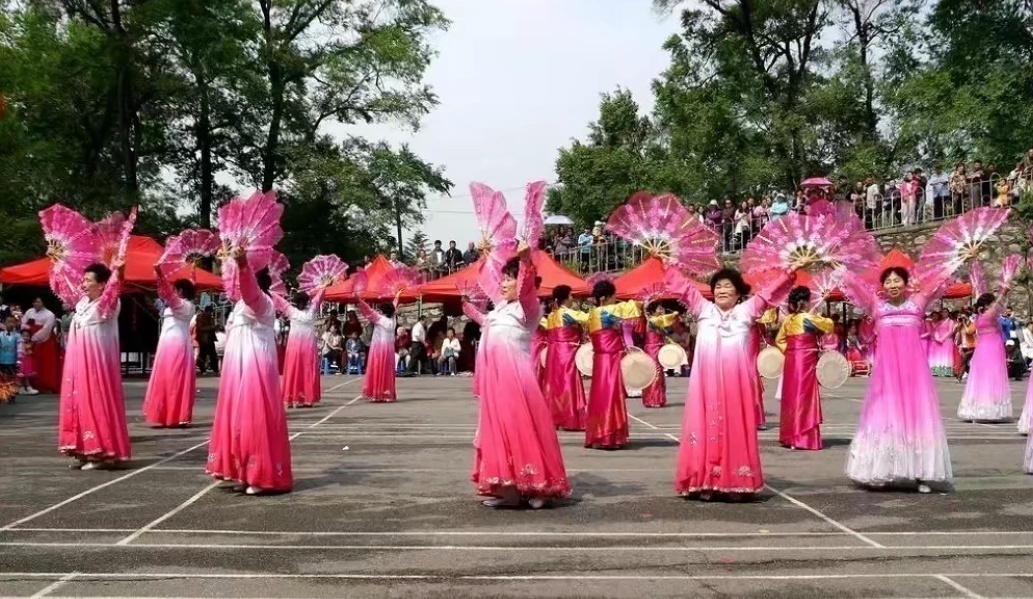 1571417127105976.png 朝鲜族舞蹈服.png