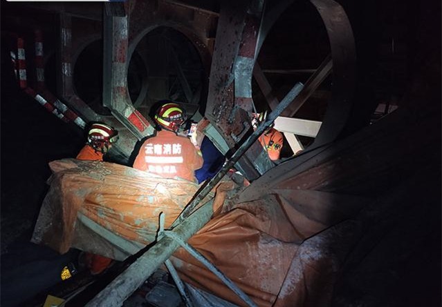 云南在建隧道事故遇难人数上升至6人 仍有6人被困
