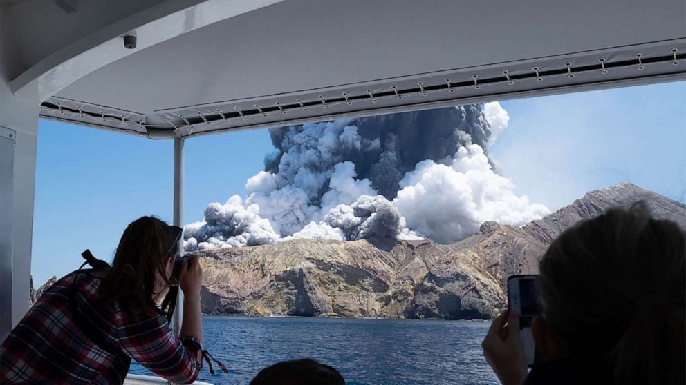 white-island-nz-volcano-erupts-getty-ho-191209_hpMain_20191209-042025_16x9_992.jpg?x-oss-process=style/w10