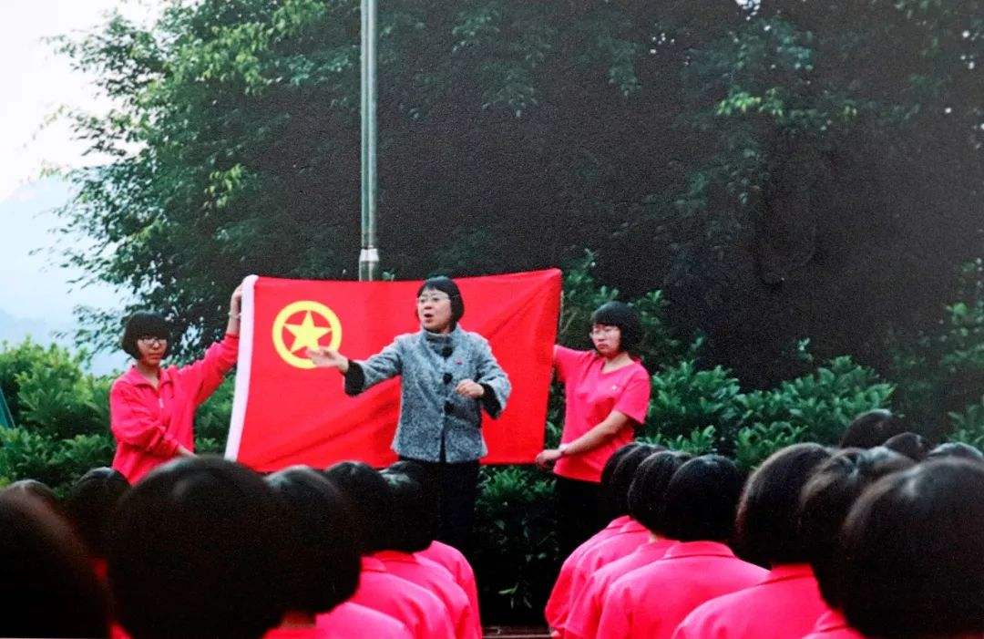 1594103686791016.jpg 张桂梅5.jpg