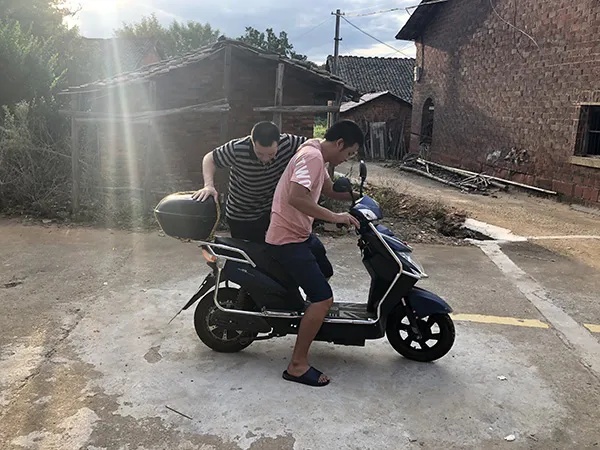 澎湃新闻|张玉环父子重逢:“儿子为什么这么恨我?”