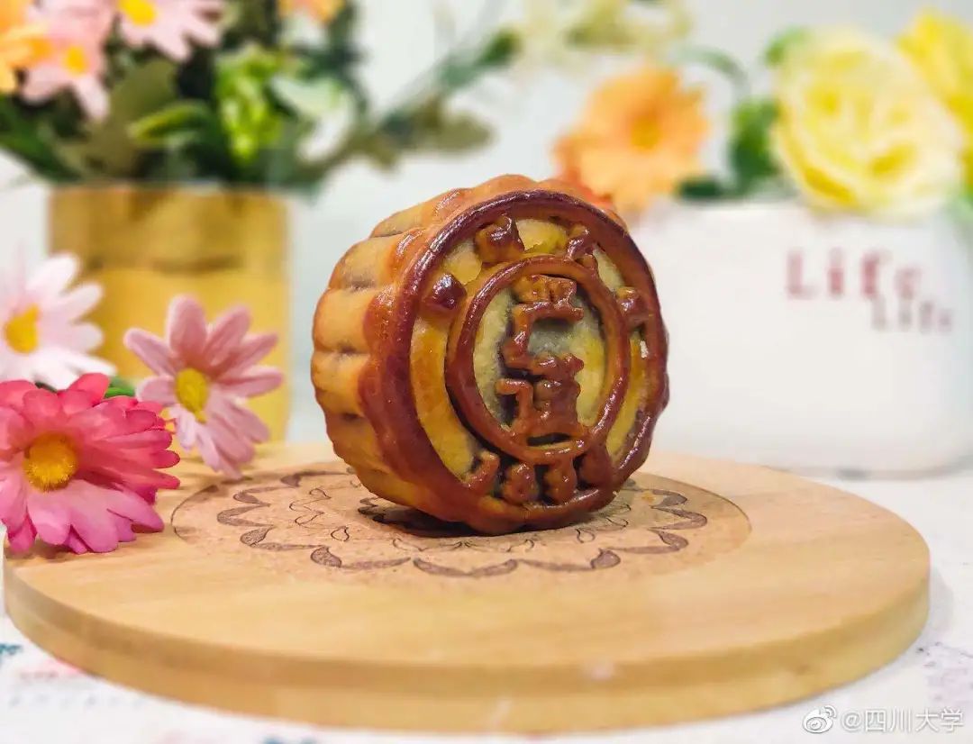 中国青年报微信公号|高校月饼已上线，你喜欢哪一款？