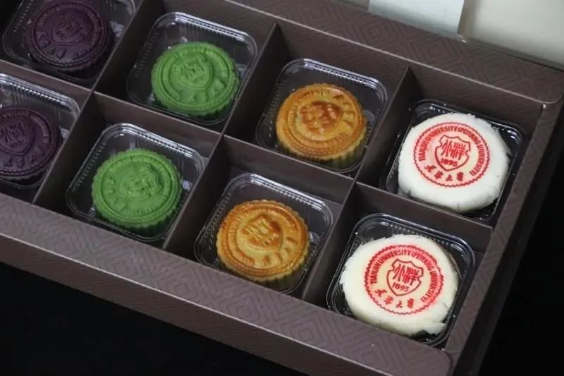 中国青年报微信公号|高校月饼已上线，你喜欢哪一款？