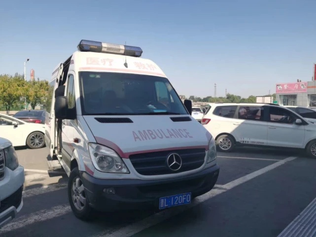 北京青年报|6月大弃婴来京救治，看到“晋L120F0”请让行！