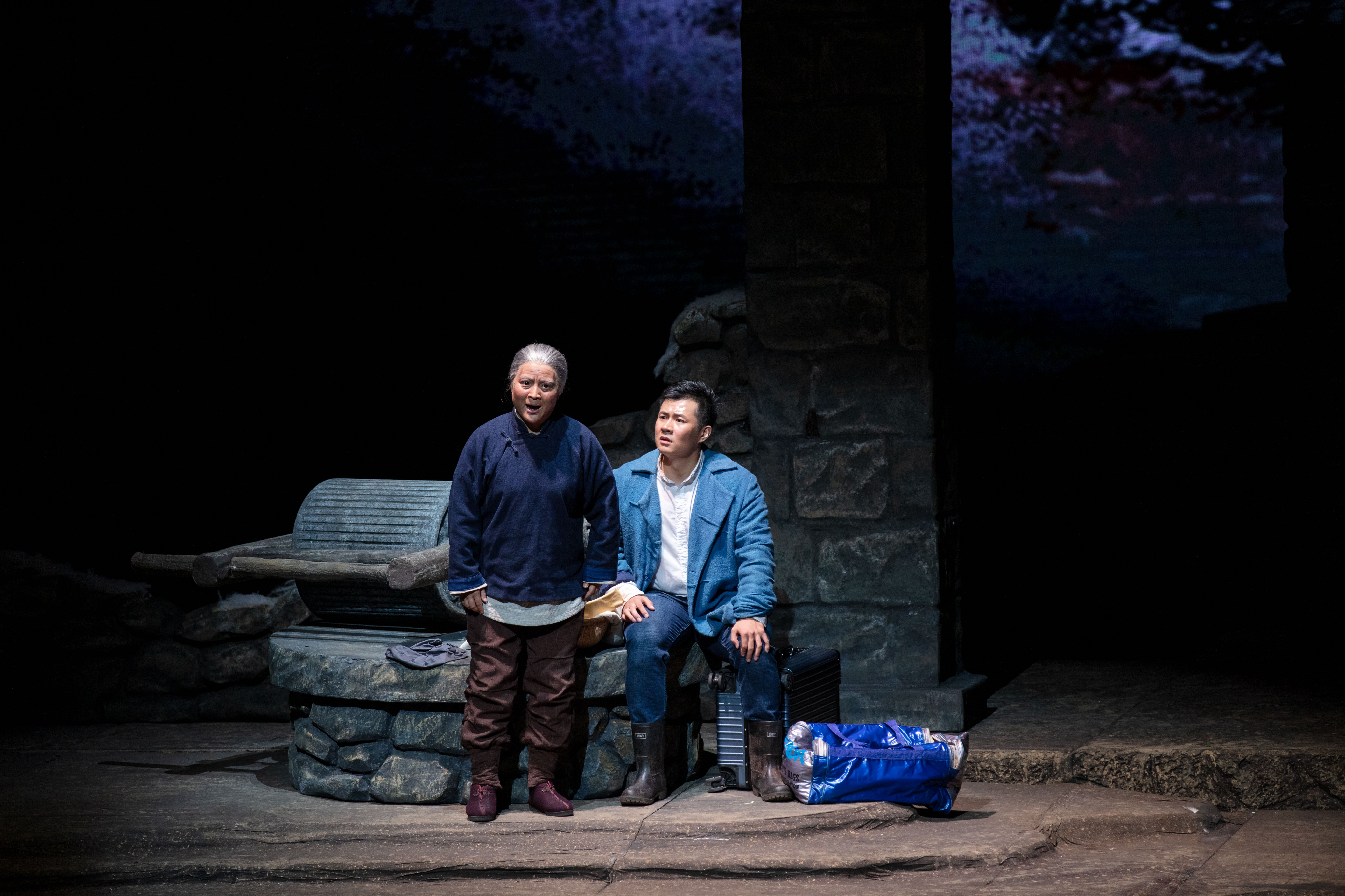 《马向阳》动人心 在演出中越演越好"一棵大槐树,记住乡愁,记住村魂.