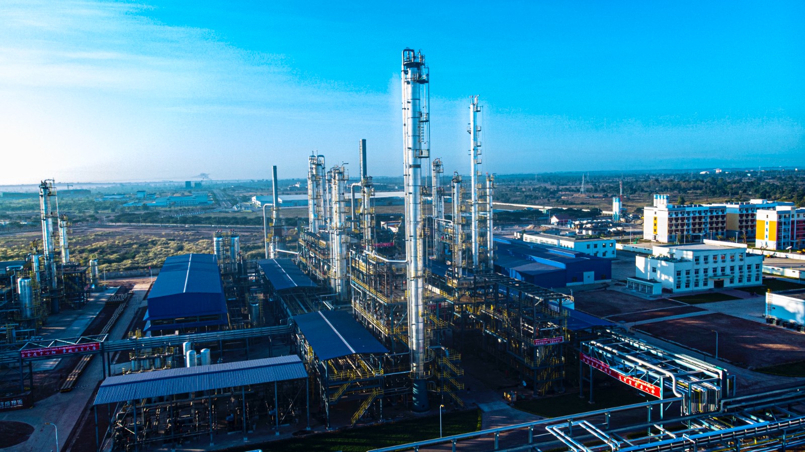 老挝石油化工股份有限公司年产300万吨炼化项目一期1.jpg