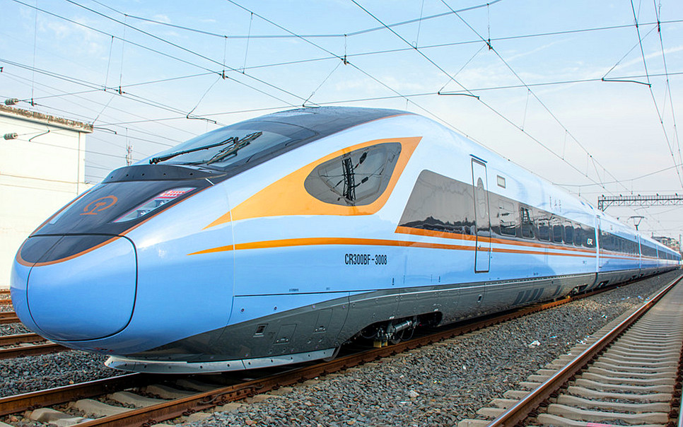 2016年7月,两列中国标准动车组在郑徐高铁成功开展时速420公里交会和