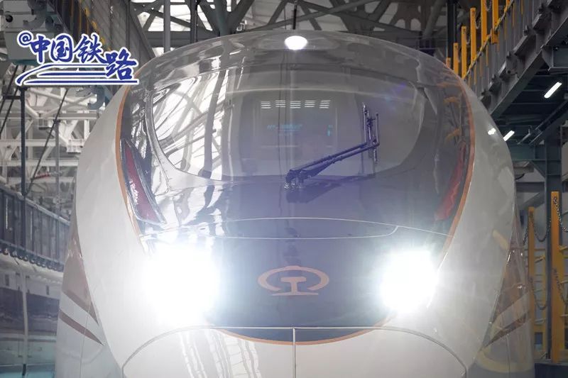 更聪明更安静！复兴号智能动车组今年在京沪高铁投运