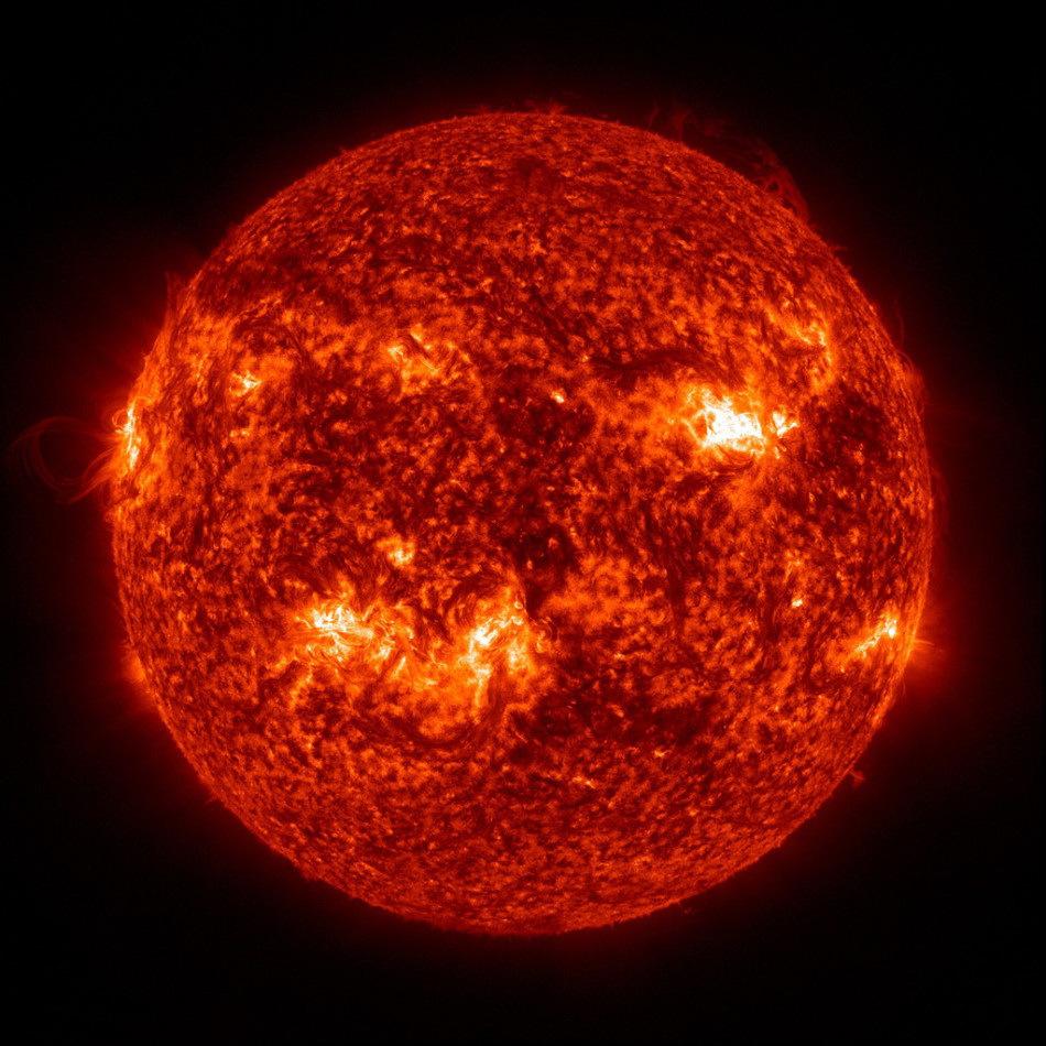 科研團隊揭示太陽超級耀斑輻射擾動地球空間