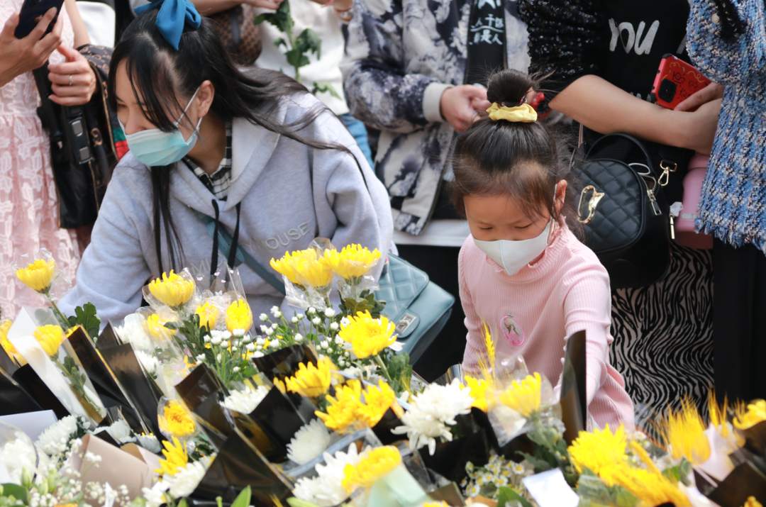 今日，袁隆平院士遗体送别仪式在长沙举行