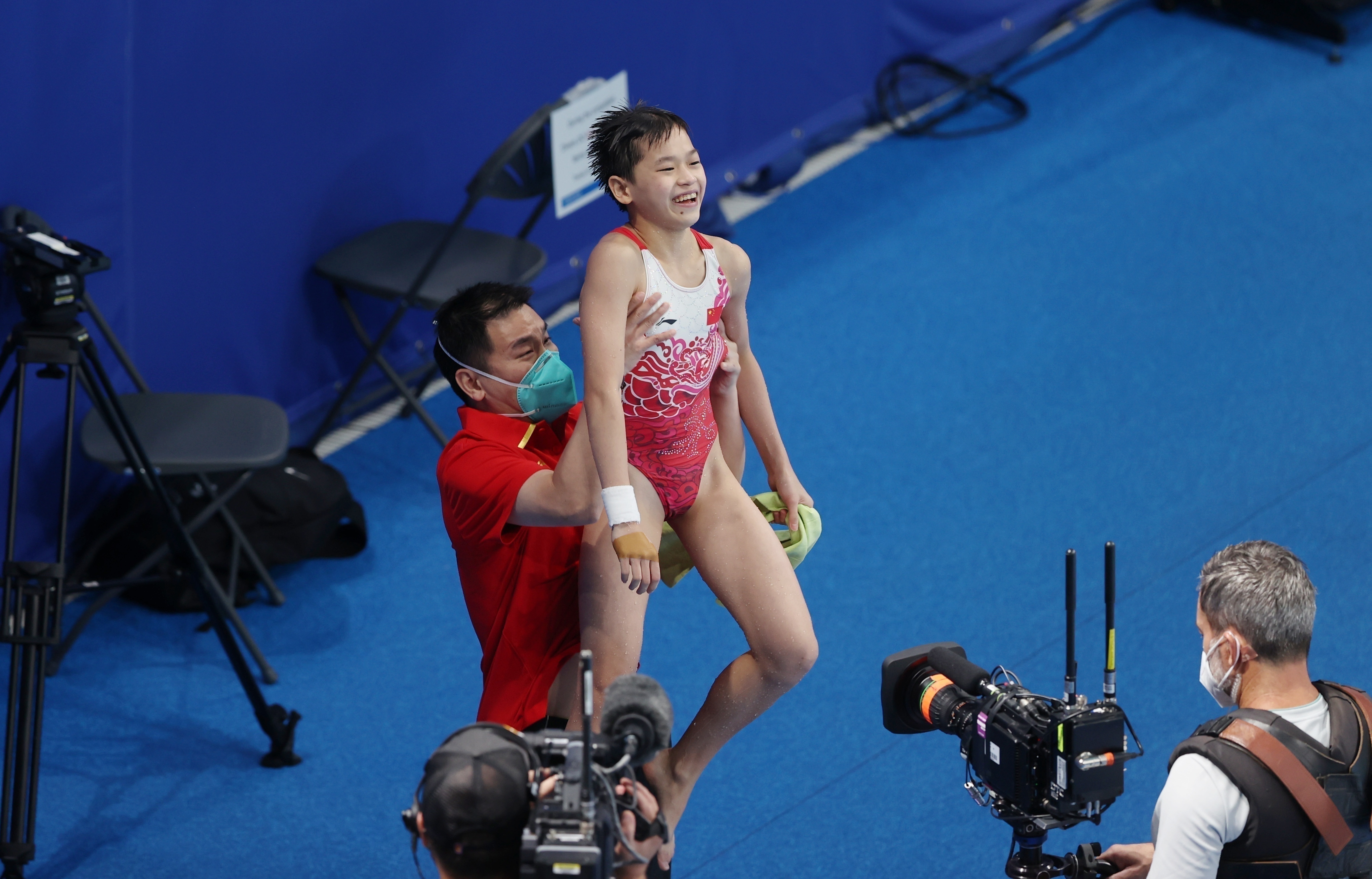 在东京奥运会跳水女子10米台决赛中,中国选手全红婵夺得金牌,这是中国