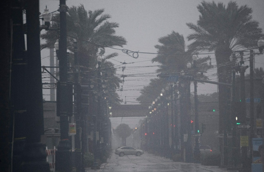 热带风暴“艾达”登陆美国，已致超百万户家庭断电