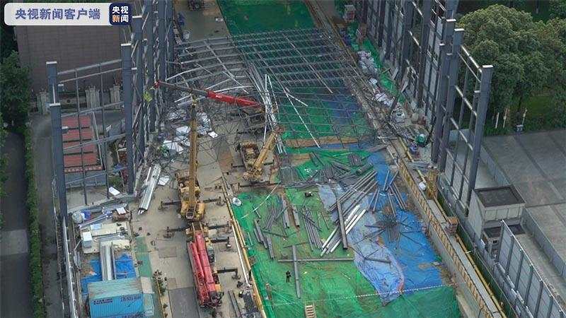 成都地铁一工地发生地面棚网架垮塌事故，已致4死14伤