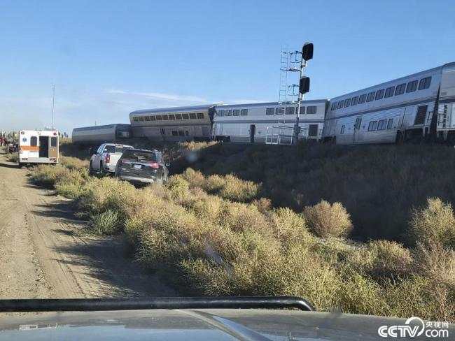 美国蒙大拿州发生火车脱轨事故，已致3死7伤