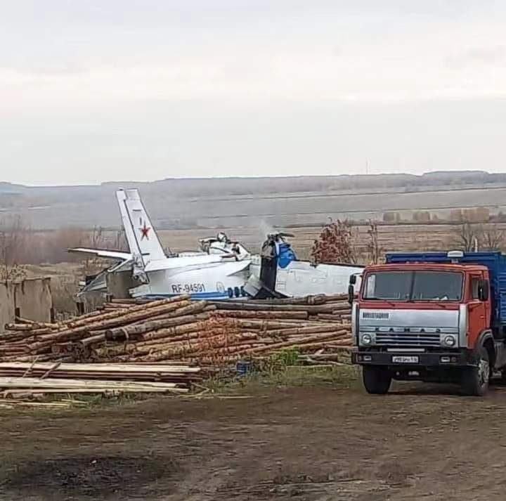 俄罗斯一轻型飞机坠毁 已致19人遇难