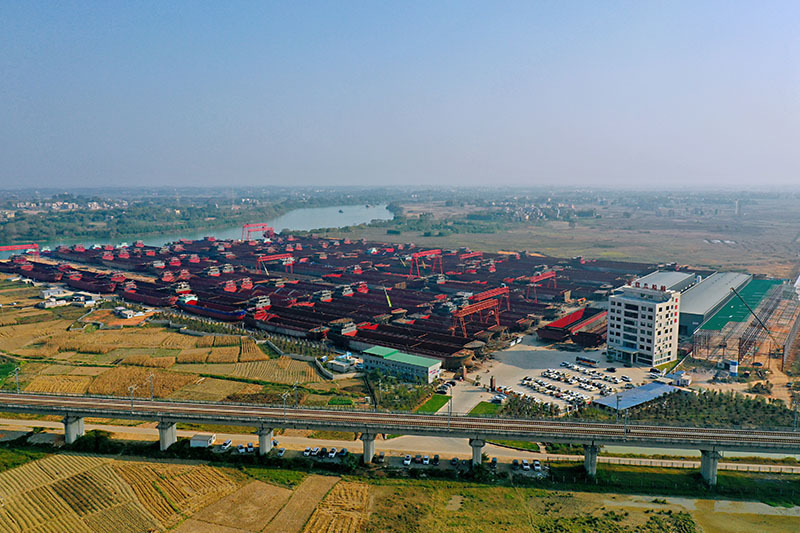 航拍宏信船舶修造基地。严立政摄.jpg