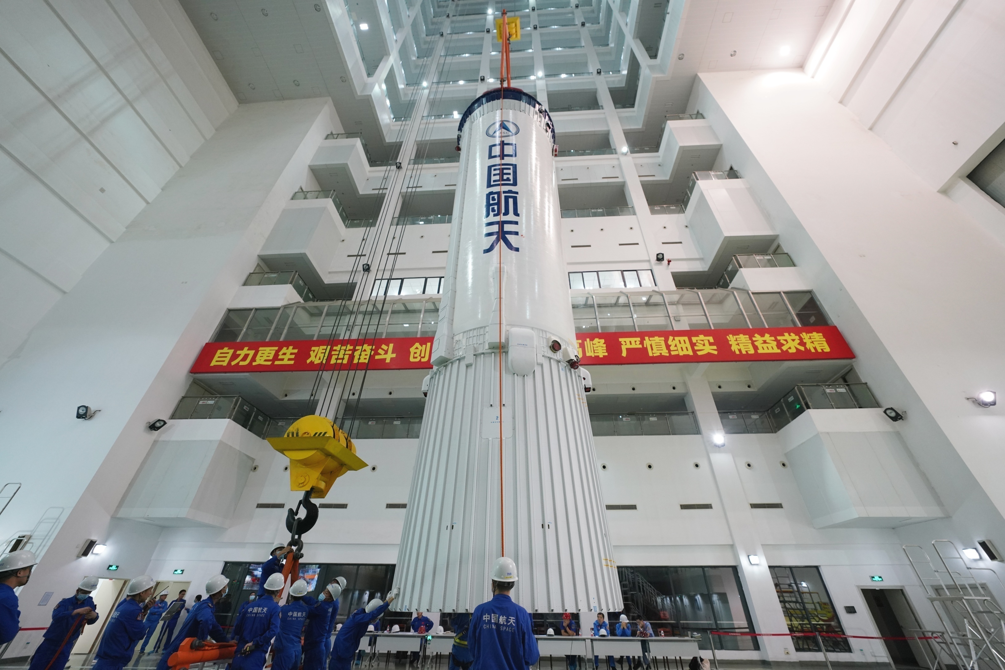 火箭吊装现场.JPG