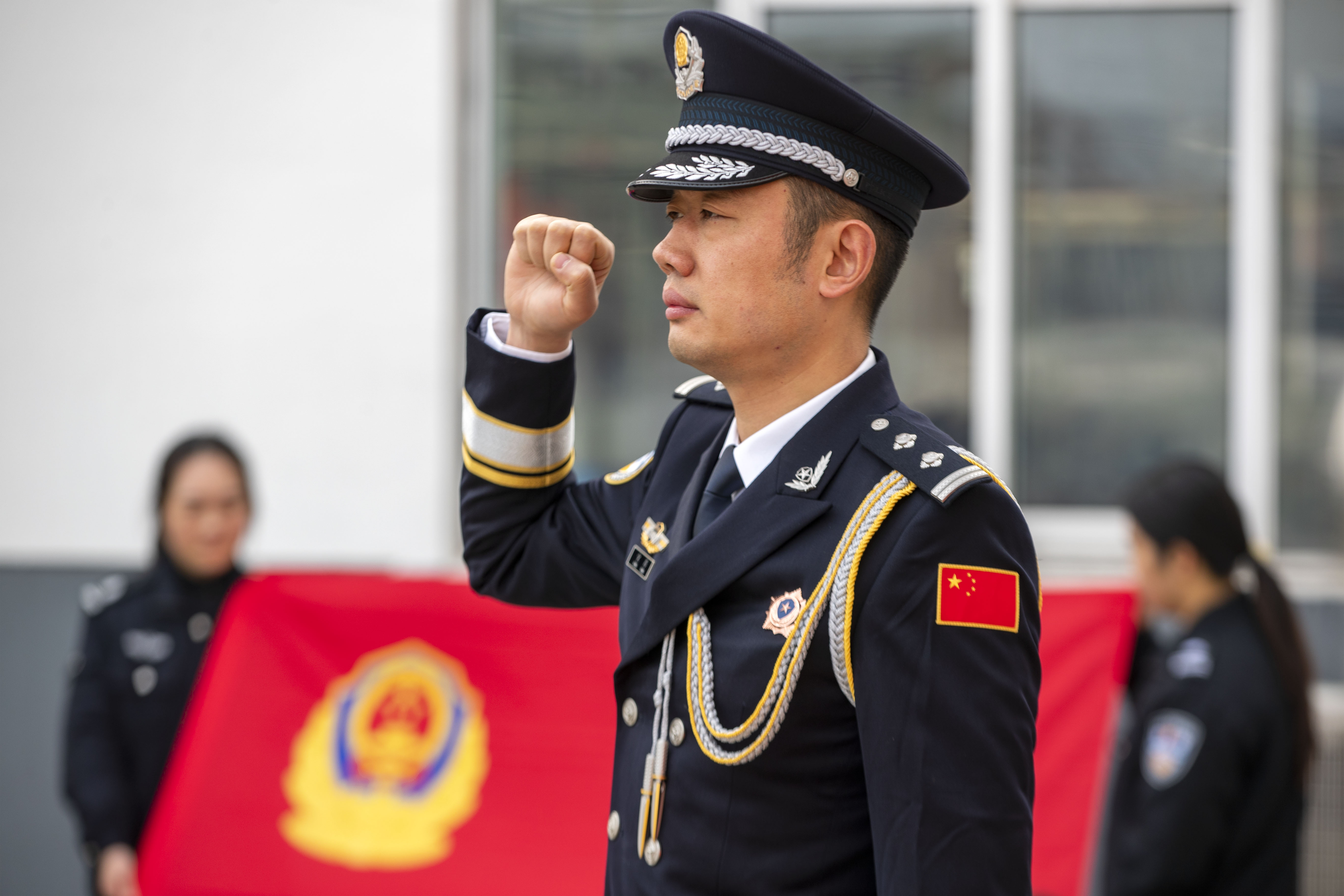 江苏泰州警民共庆警察节