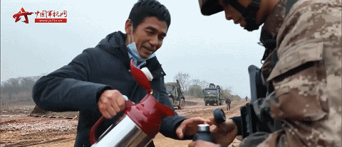 1642481212874137.gif 2.gif