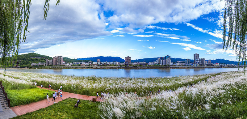 1642616023802280.jpg?x-oss-process=style/w10 《碧水蓝天风光美》 王舒_副本.jpg?x-oss-process=style/w10