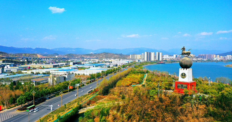 1642616184853940.jpg?x-oss-process=style/w10 经开区滨江大道马踏飞燕中国优秀旅游城市标志。陈平 摄(1)_副本.jpg?x-oss-process=style/w10