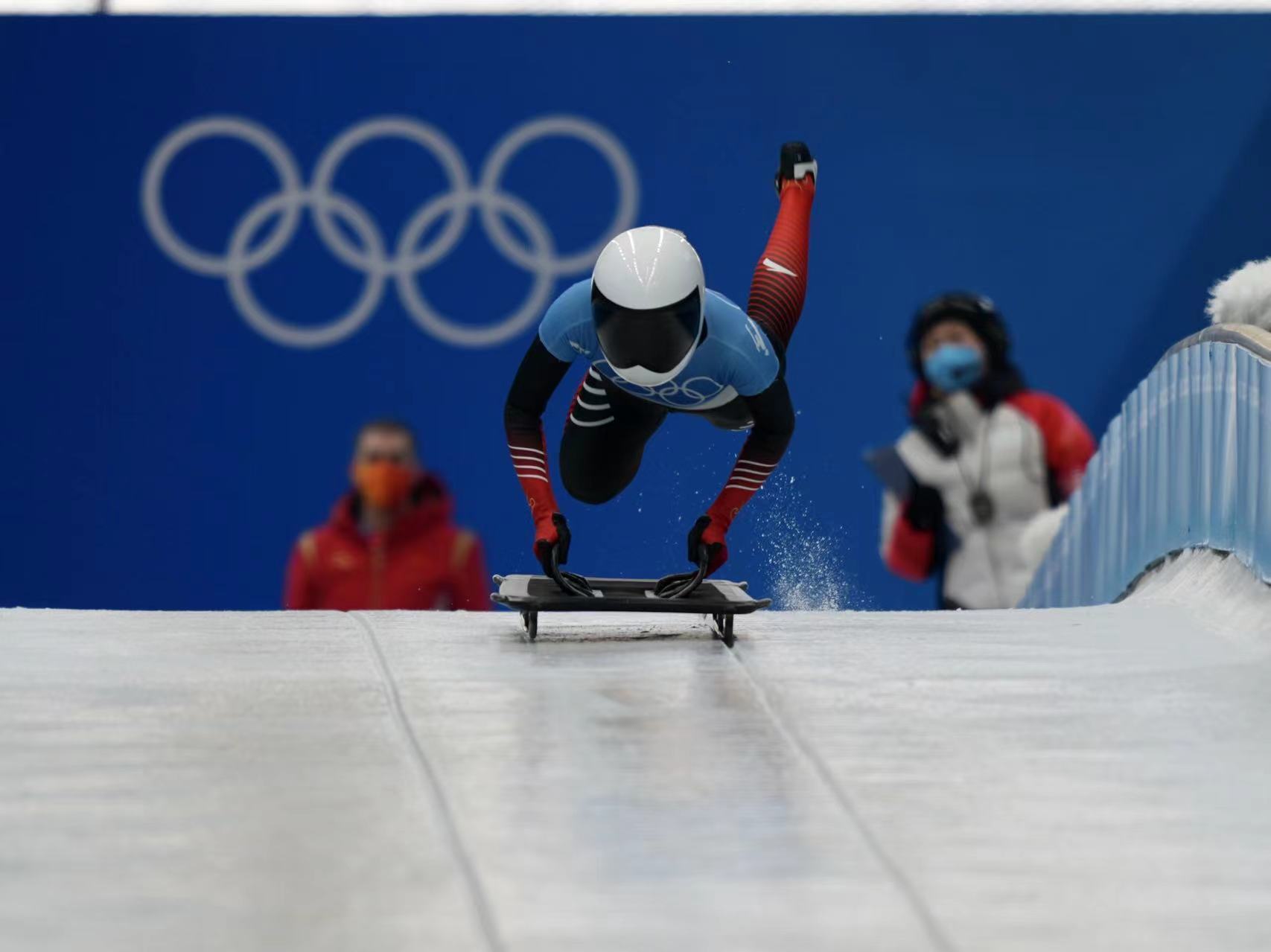 |中国女子钢架雪车冬奥首战，开幕式旗手赵丹首秀