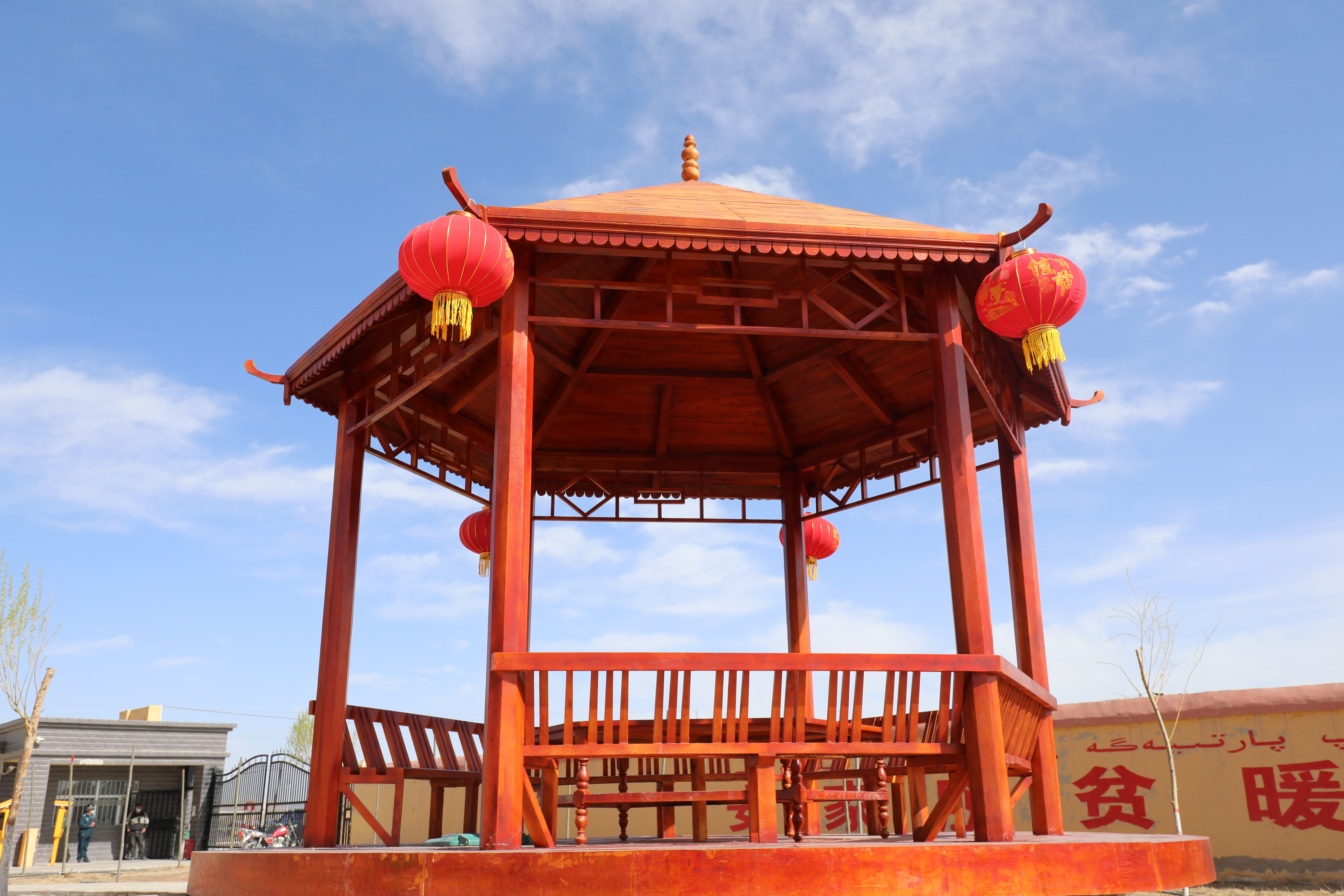 阿图什市阿湖乡推进文化广场建设助力乡村文化振兴