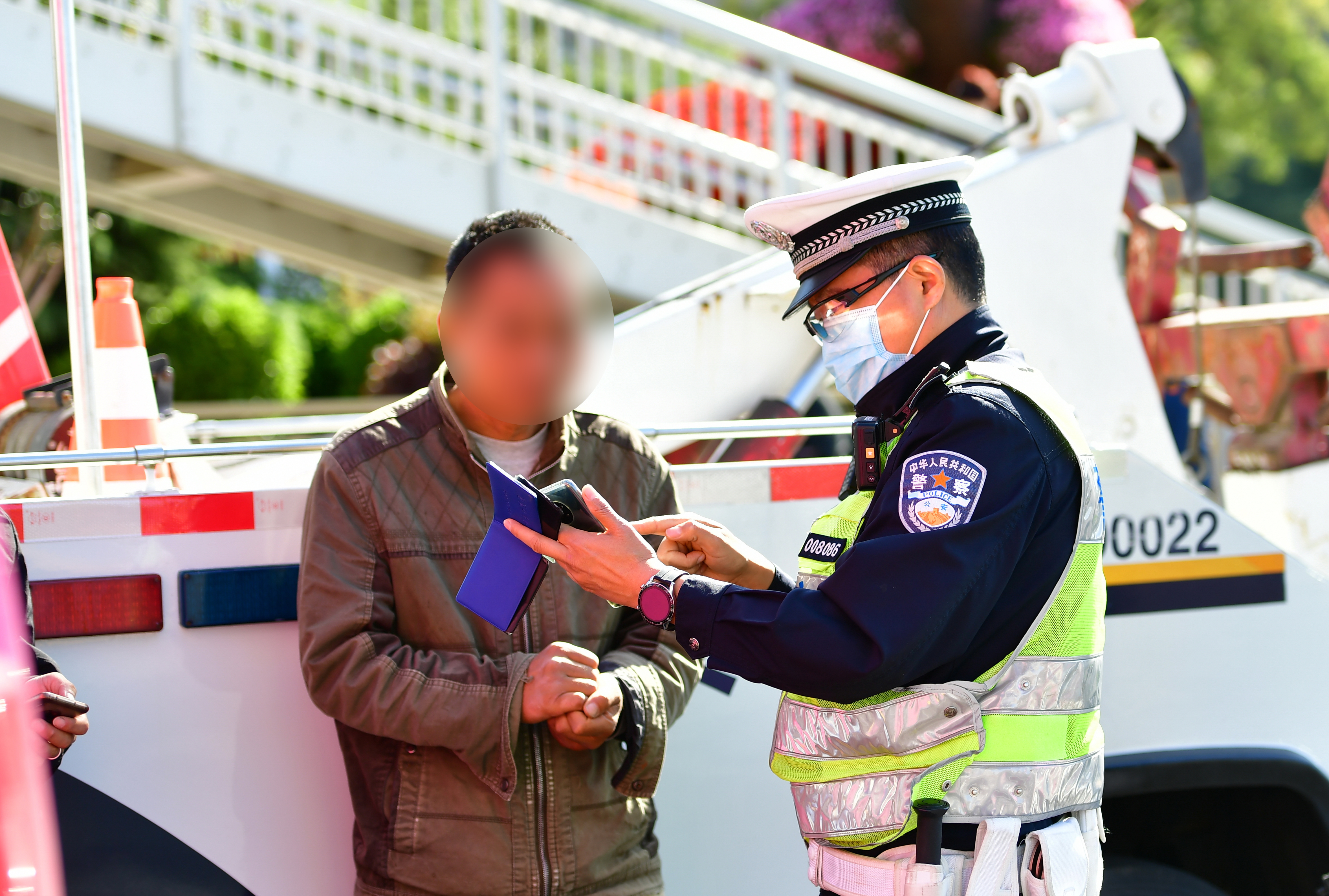 交警.jpg