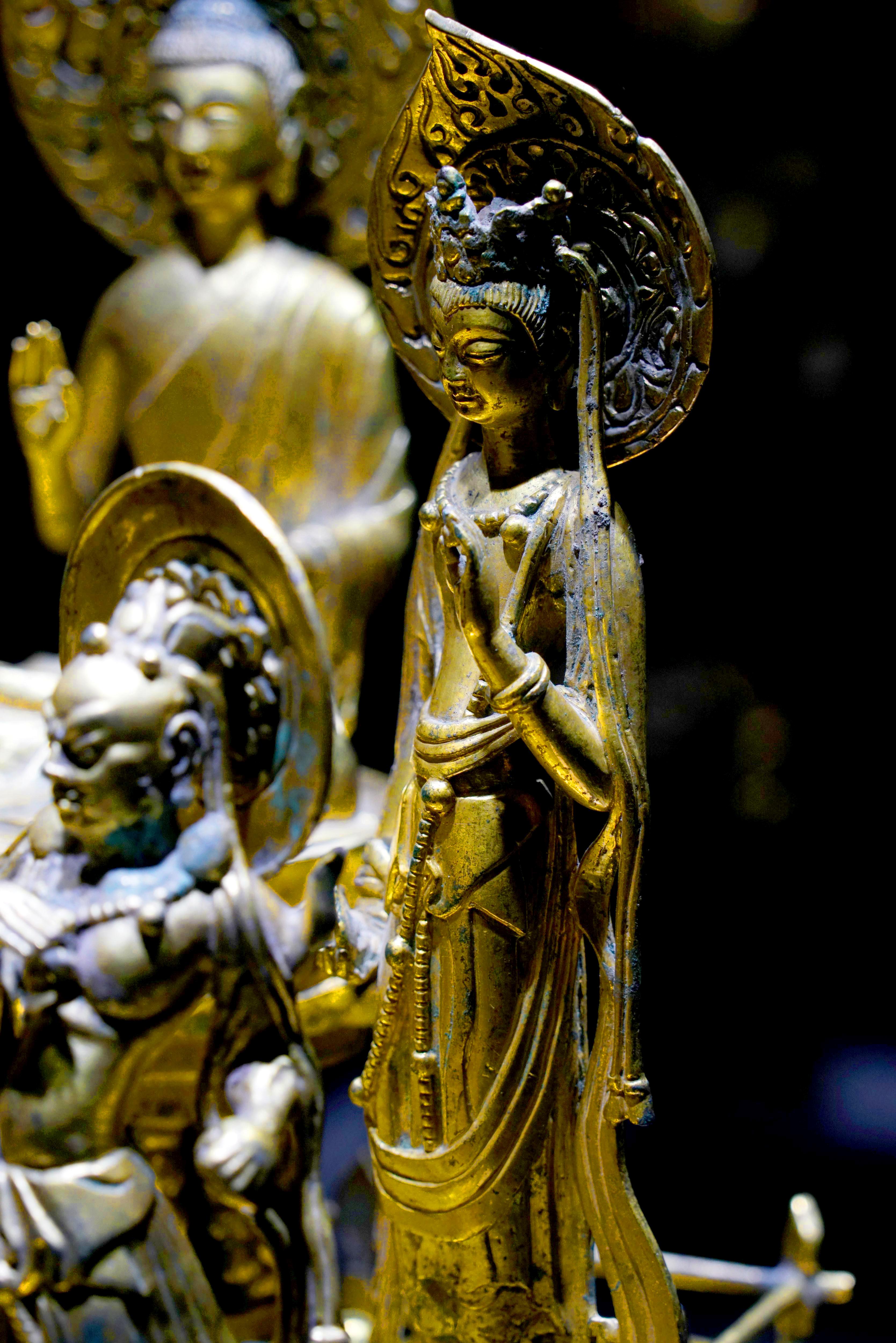 隋开皇四年董钦造一佛二菩萨像