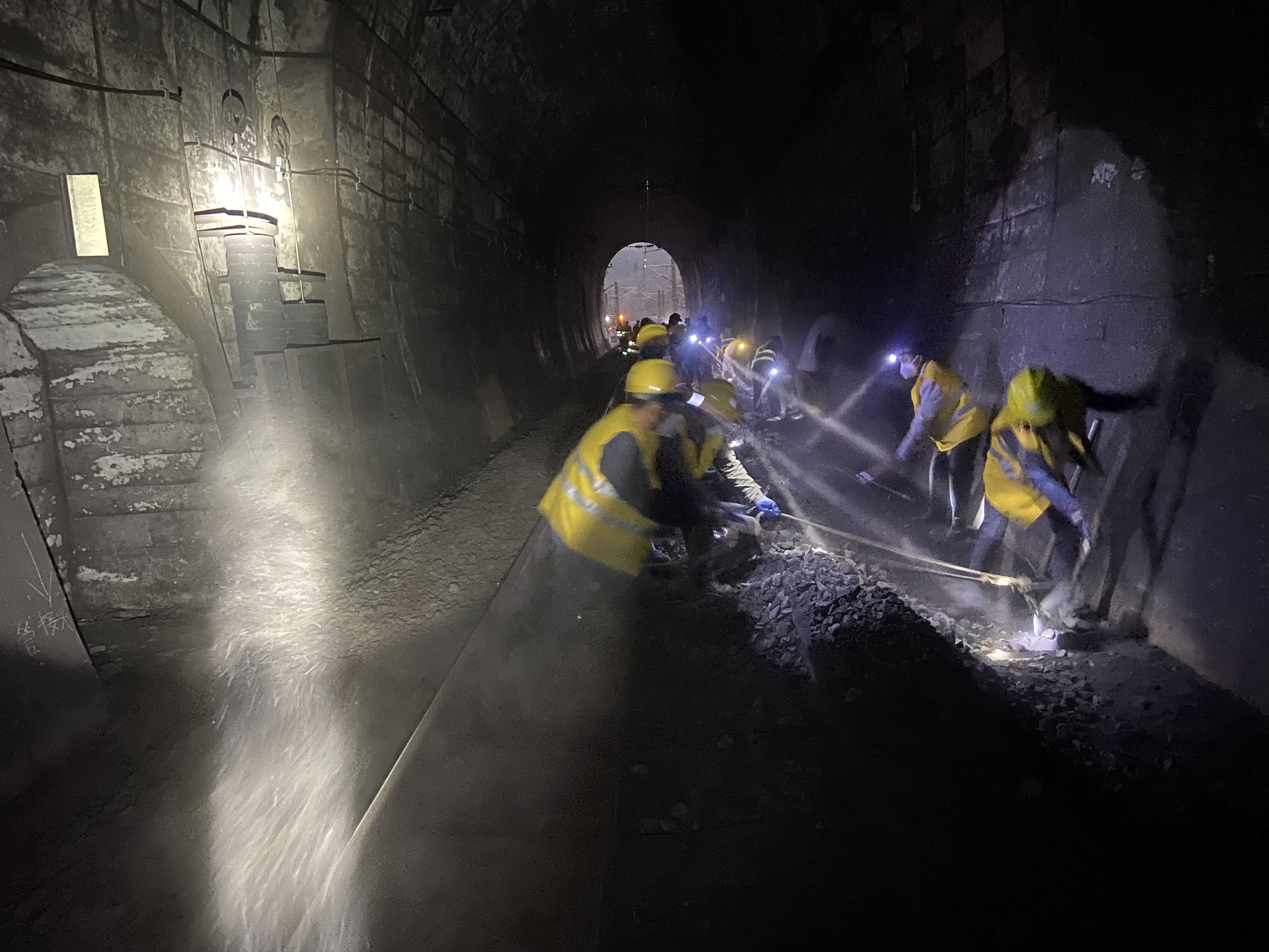 隧道施工2.JPG